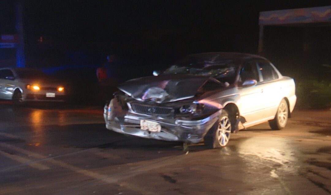 Adolescente habría provocado accidente para defender a su madre