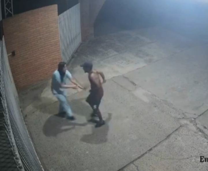 Imputan a hombre que atacó con un arma blanca a una trabajadora