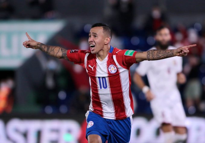 Kaku Romero abandona concentración de la Albirroja por fallecimiento de su padre