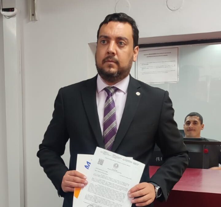 Ministerio de la Niñez presenta denuncia contra el senador Javier Vera