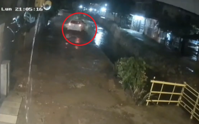 Conductora siguió indicaciones del GPS y cayó al cauce de un arroyo