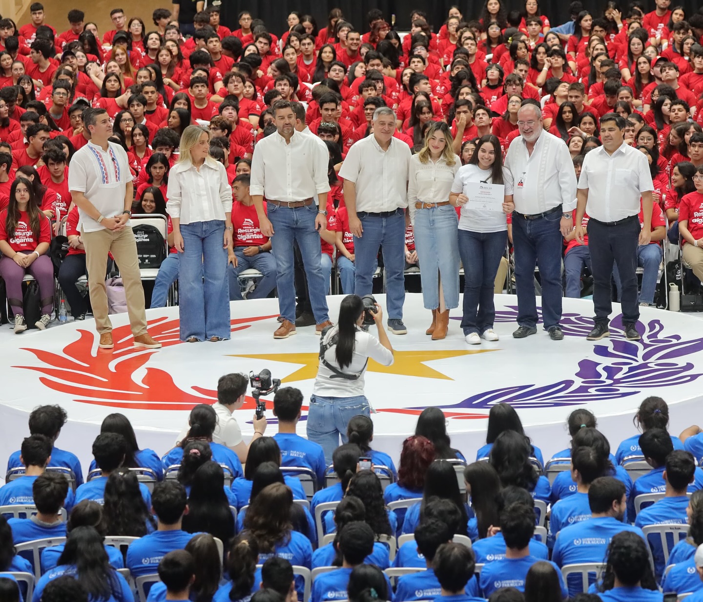 Gobierno entregará certificado de adjudicación de becas a más de 7 mil jóvenes