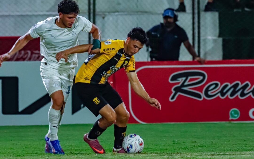 Con uno menos, Guaraní venció a Libertad