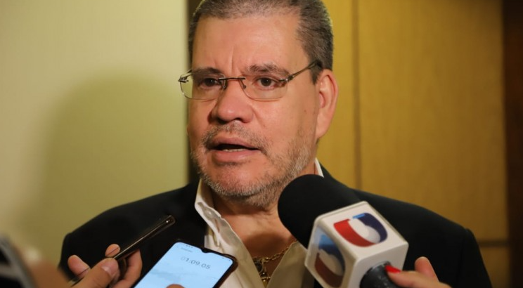 Gobierno trabaja en un plan para saldar deudas con proveedores del Estado, confirma senador