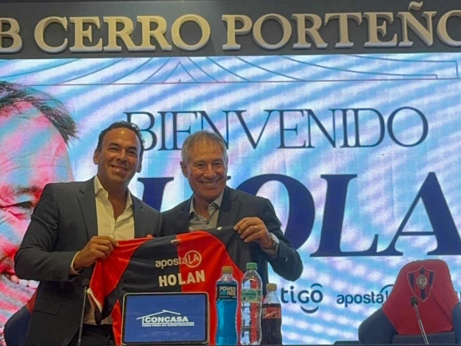Ariel Holan fue presentado en Cerro: “Encontramos un equipo endeble, muy endeble”