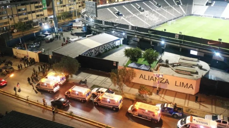 Tragedia en estadio de Alianza Lima: un fallecido y 60 heridos tras avalancha