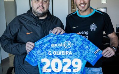 Olimpia hace oficial la renovación con Gastón Olveira hasta el 2029