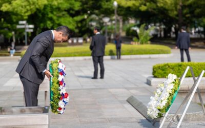 Santiago Peña rinde homenaje a víctimas del ataque nuclear en Hiroshima 