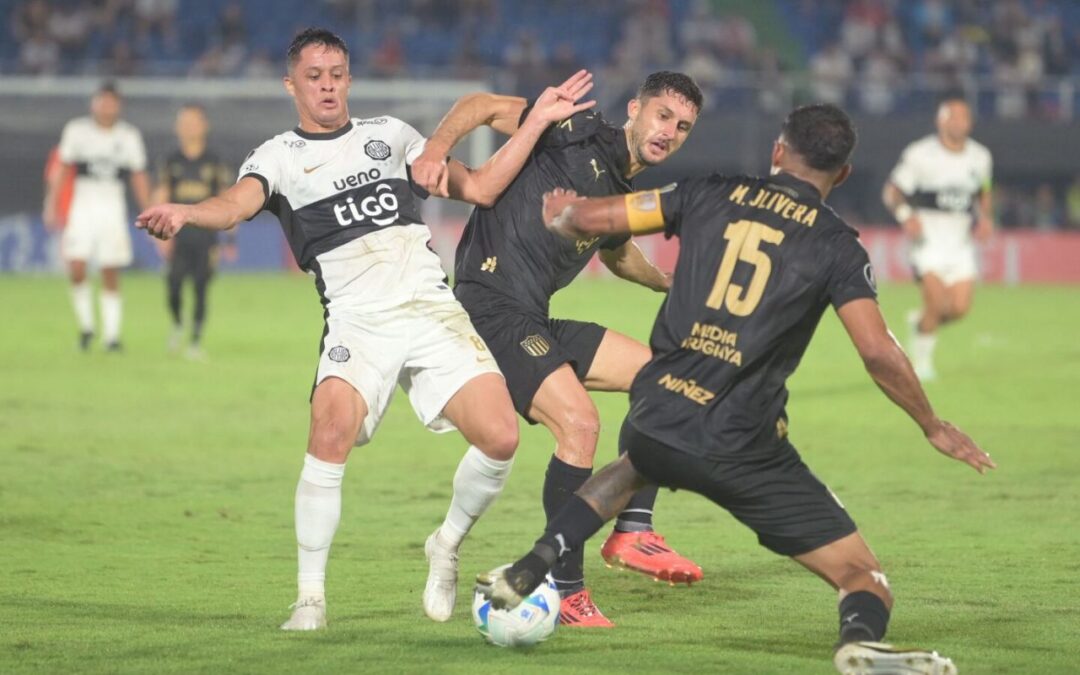 Olimpia, obligado a ganar esta noche ante Peñarol en Uruguay