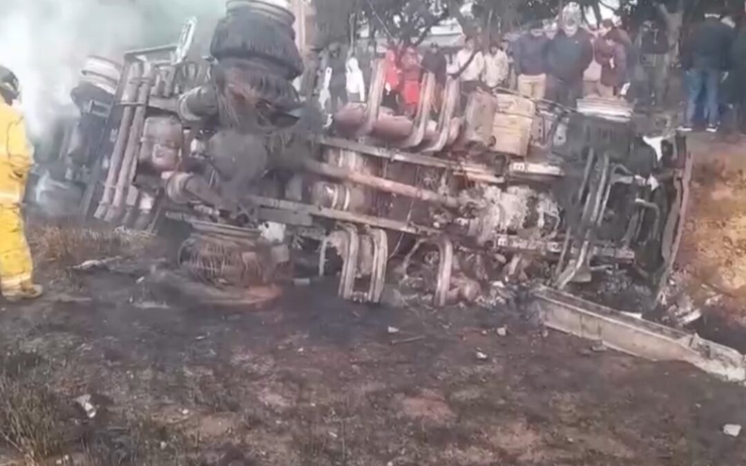 Vuelco e incendio de camión cisterna deja un fallecido en Curuguaty