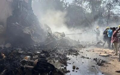 Tragedia en la India: avión se estrelló con 242 personas a bordo