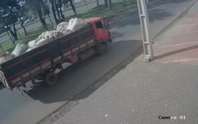 Pasajero de plataforma murió arrollado: conductor de camión se dio a la fuga