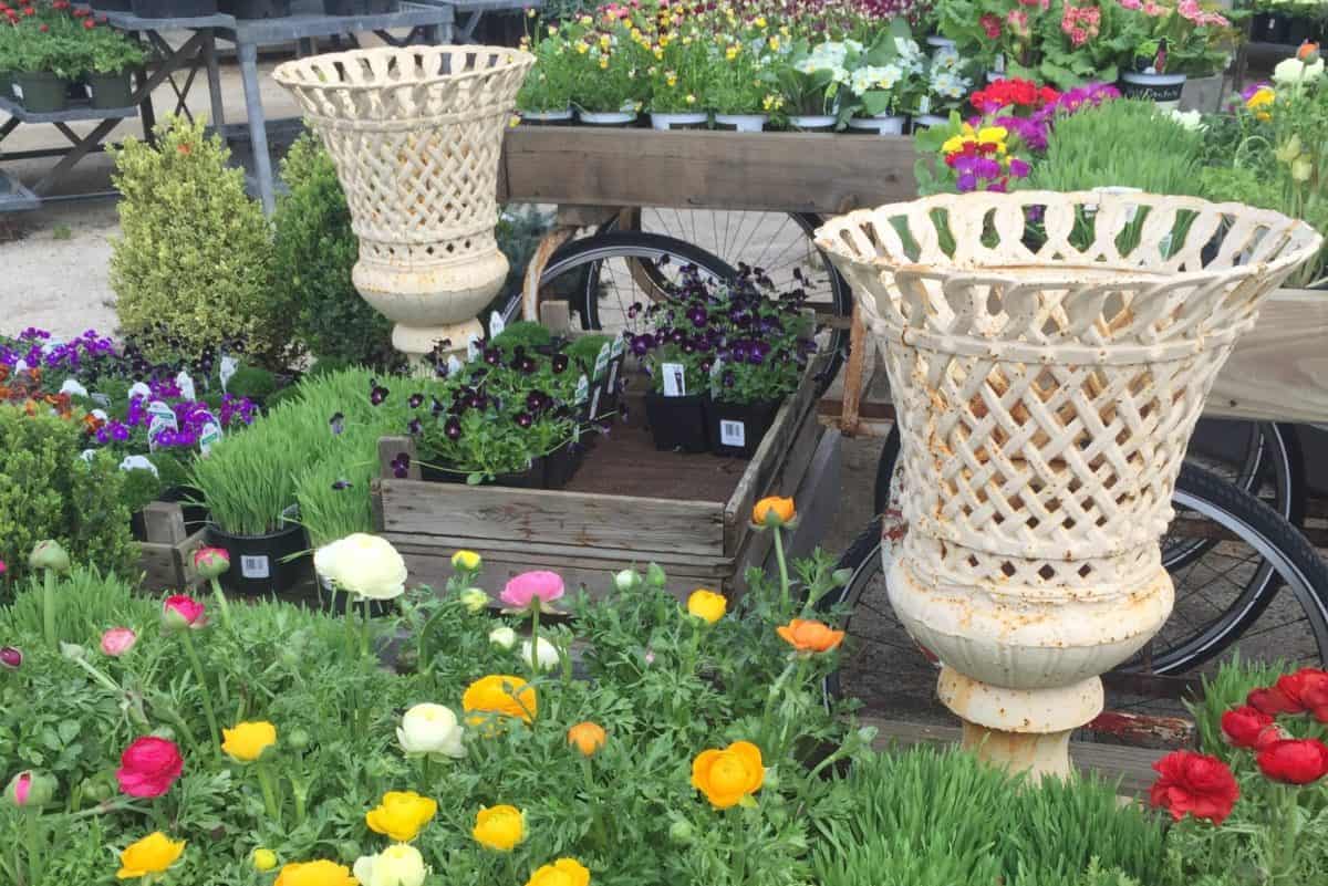 Creating a spring container
