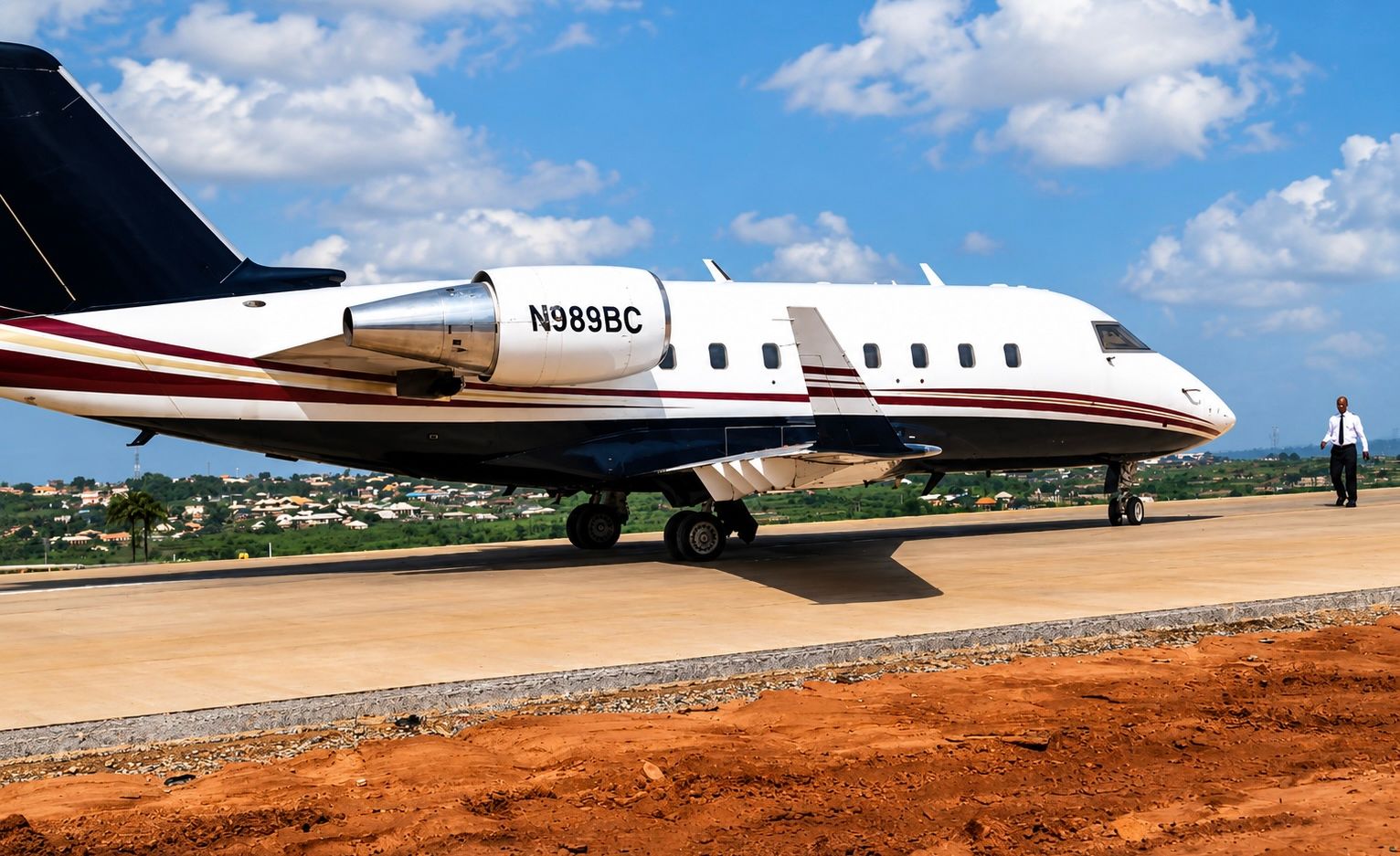 Challenger 601 Lands on Highway Adjacent to Nigerian Airport Following Go-Around