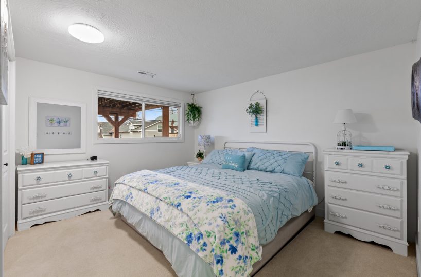Queen bed in furnished home located in Liberty Lake, WA.