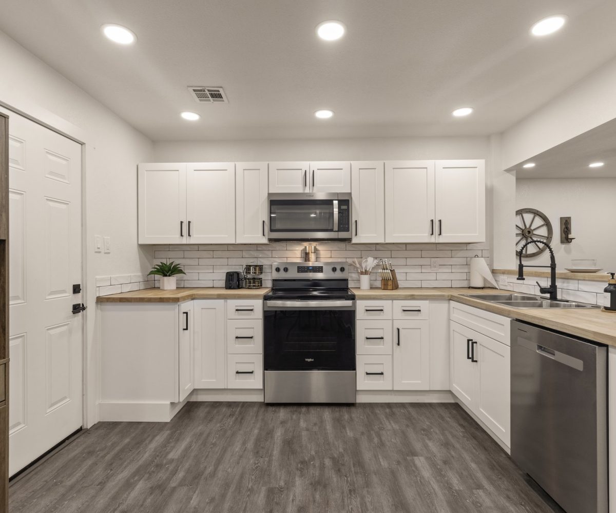 Built-in microwave in furnished home located in Tulsa, OK.