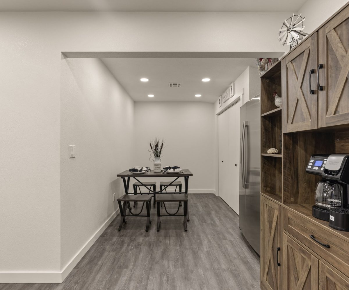 Dining table in furnished home in Tulsa, OK.