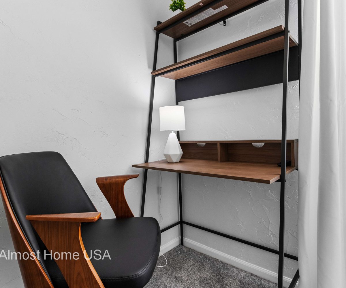 Workstation in furnished rental in Sturgeon Bay, WI.