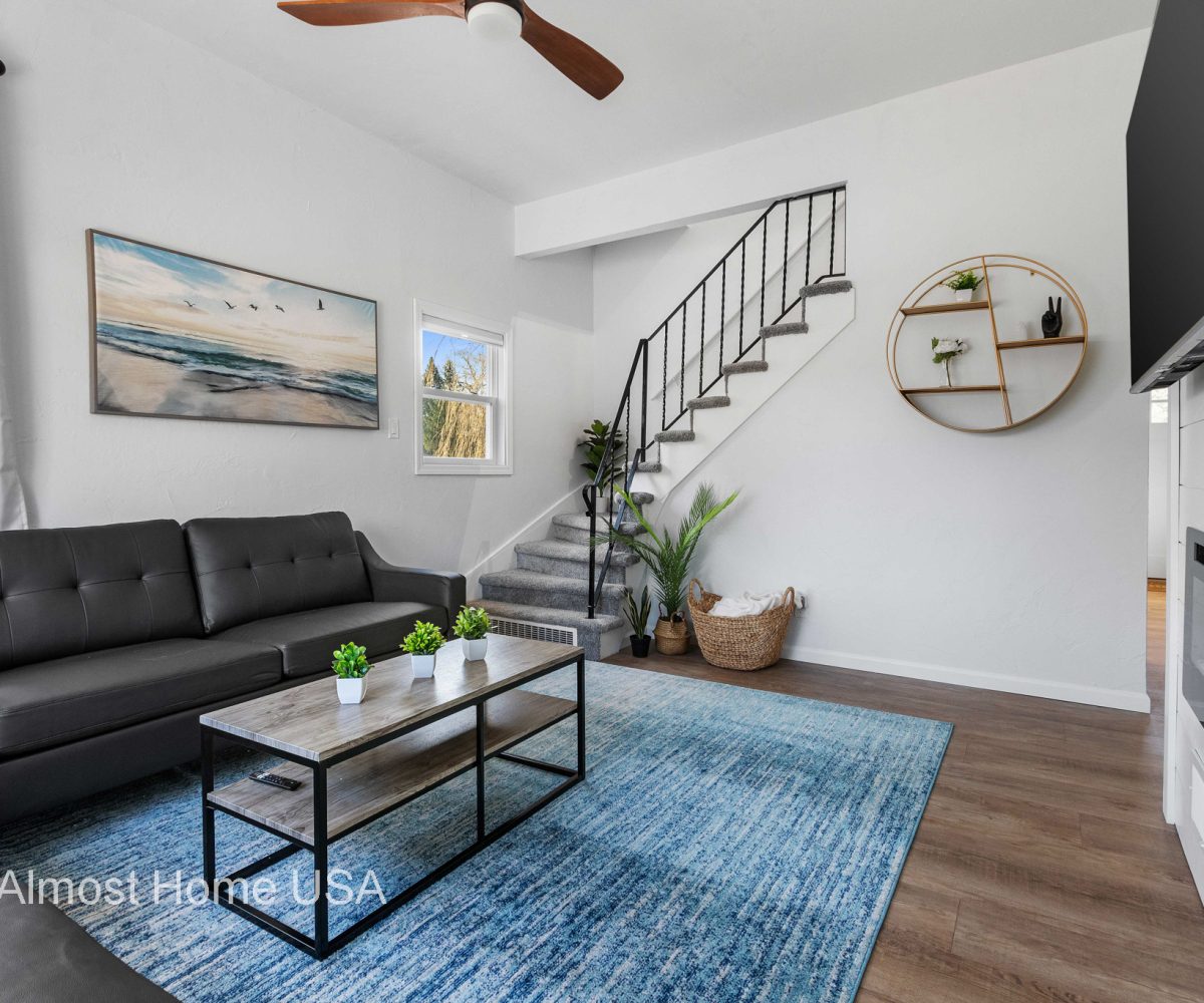 Furnished living room in furnished rental in Sturgeon Bay, WI.