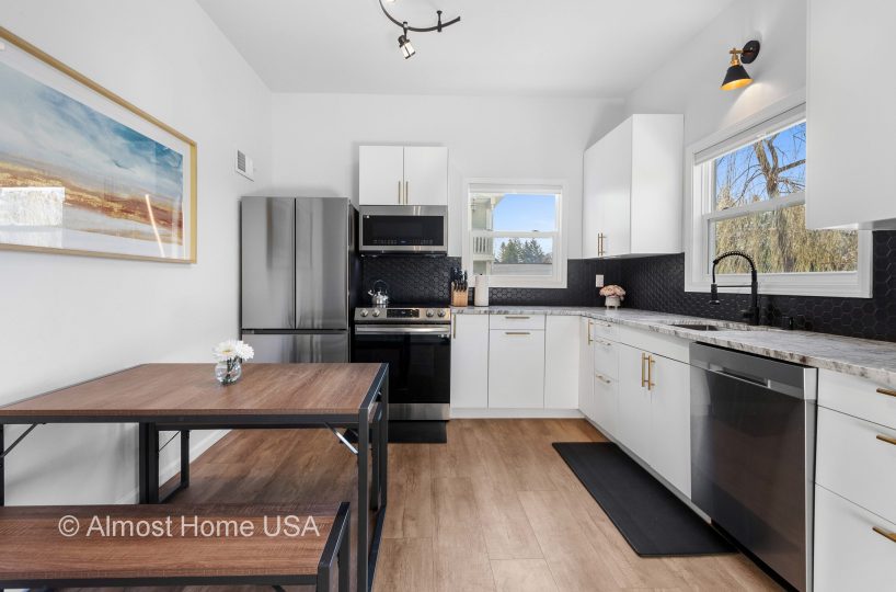 Fully equipped kitchen in furnished home in Sturgeon Bay, WI.