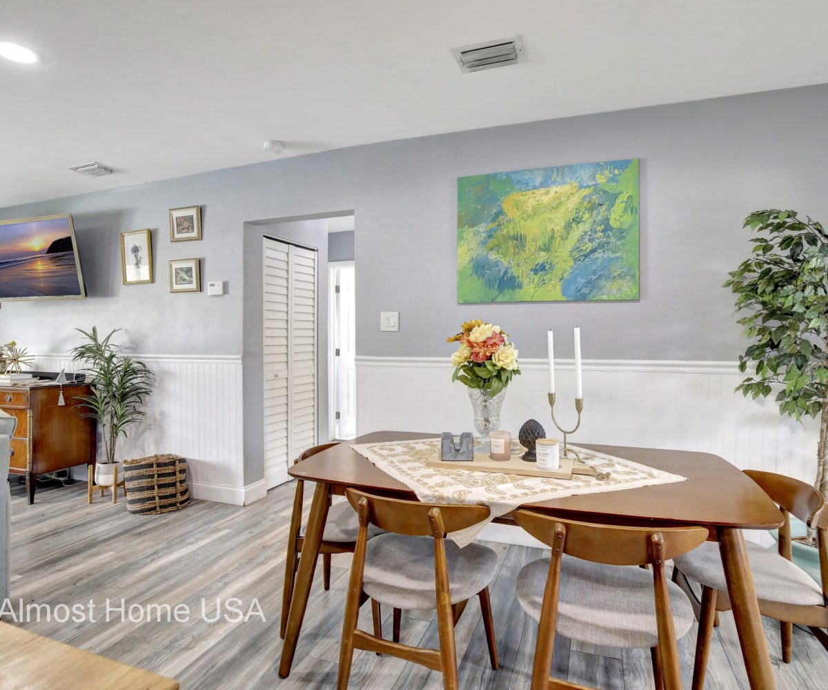 Dining table in furnished home located in Miami, FL.