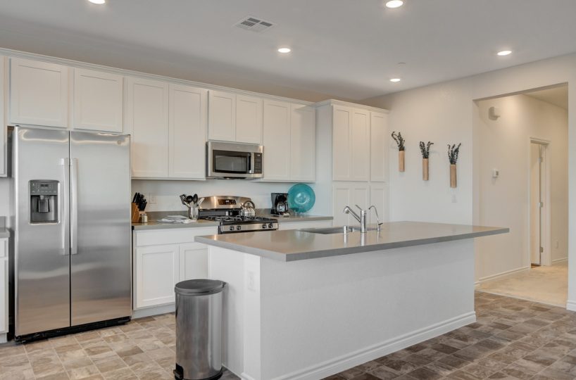 Beautiful modern fully equipped kitchen in furnished townhome located in Henderson, NV.