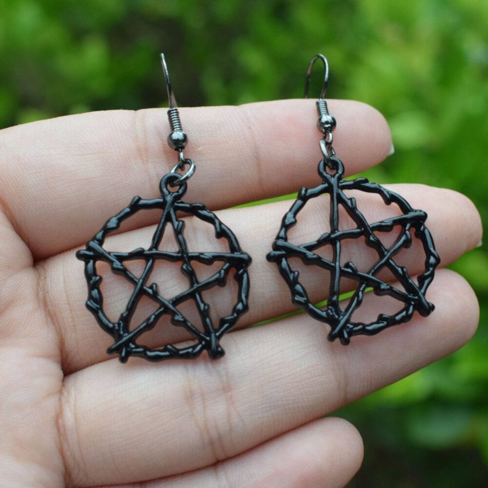 Black Pentagram Necklace & Earring Set - Image 4