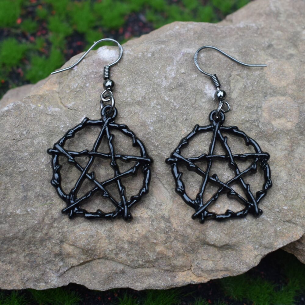 Black Pentagram Necklace & Earring Set - Image 6