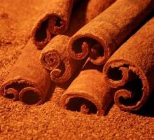 cinnamon sticks and ground cinnamon offers health benefits