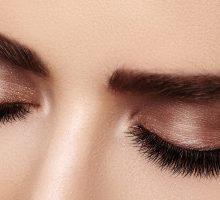 Long thick eyelashes