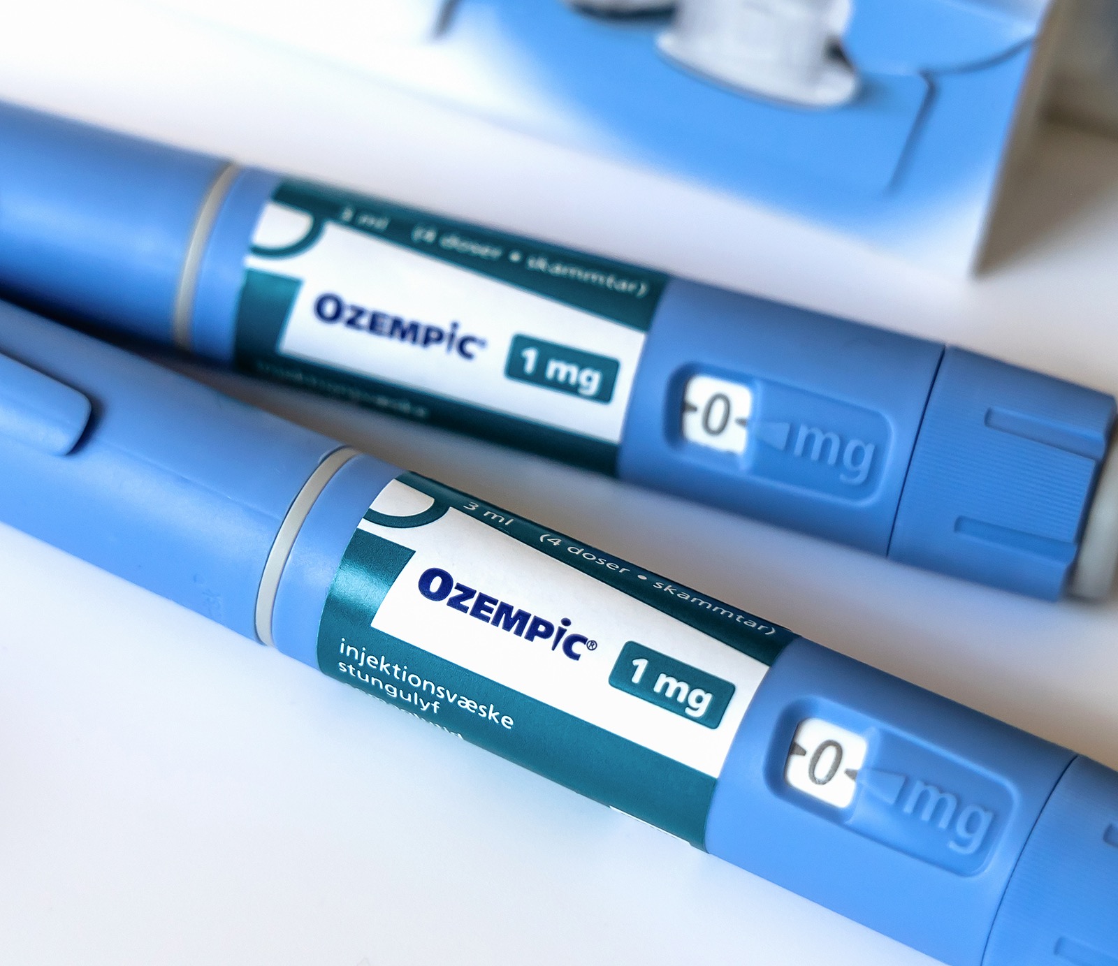 what is the side effects of semaglutide Constipation is a common but manageable side effect of Ozempic, a  medication for diabetes and weight loss. It often occurs in the first month  of taking the drug. See link below ⬇️