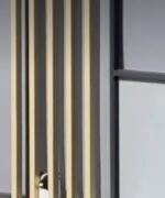 Curious Jack Russell rescued after being stranded for 2 days on 13th floor balcony edge