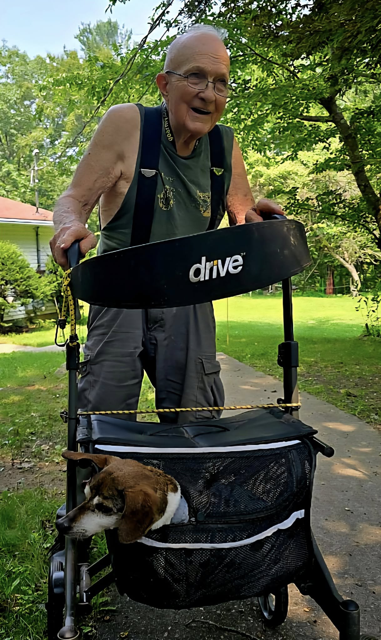 Heartwarming: Animal control officer rescued 90-year-old man’s deaf dog