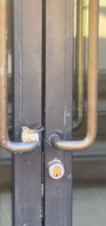 Kindness prevails: Hotel closed entrance when hummingbird built nest on door handle Kindness prevails: Hotel closed entrance when hummingbird built nest on door handle