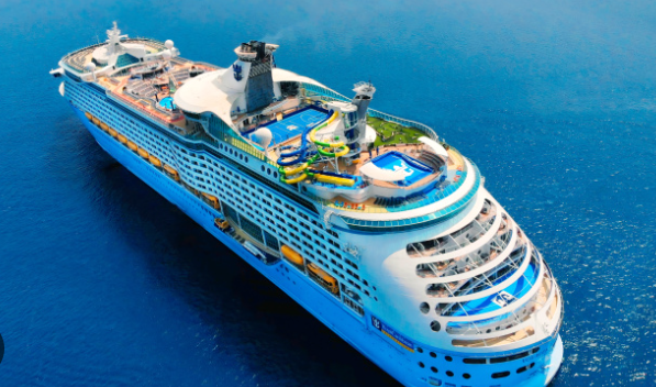 Royal Caribbean ship rescued 6 people and their Labrador retriever from disabled sailboat Royal Caribbean ship rescued 6 people and their Labrador retriever from disabled sailboat