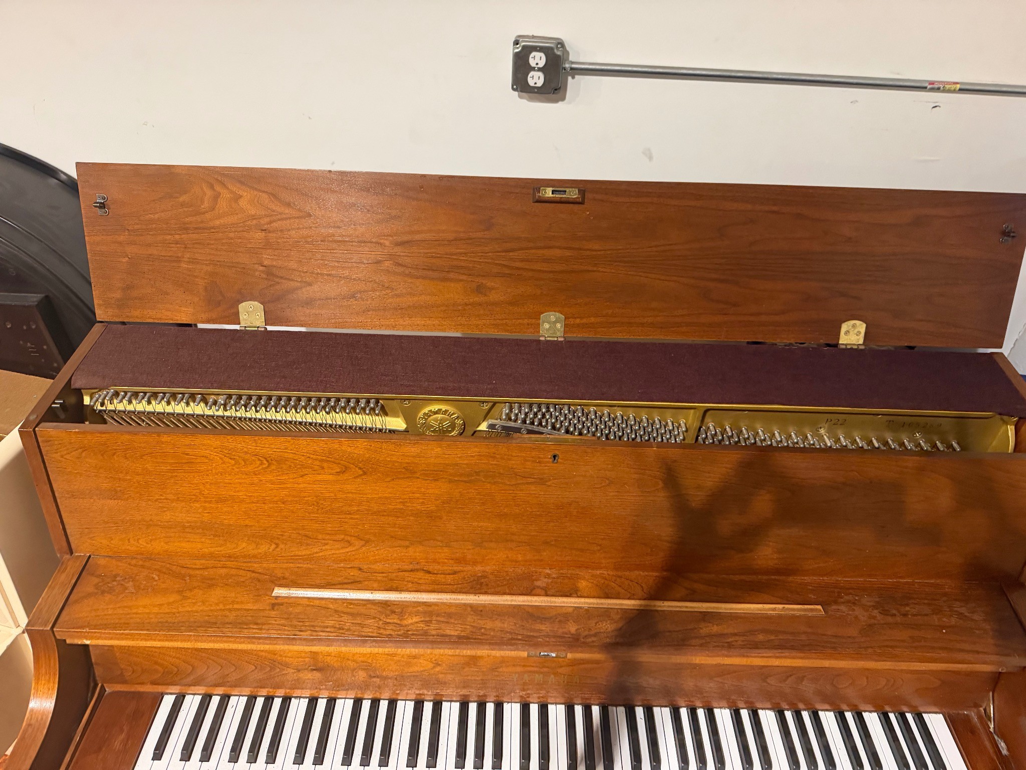 yamaha p22 studio upright piano