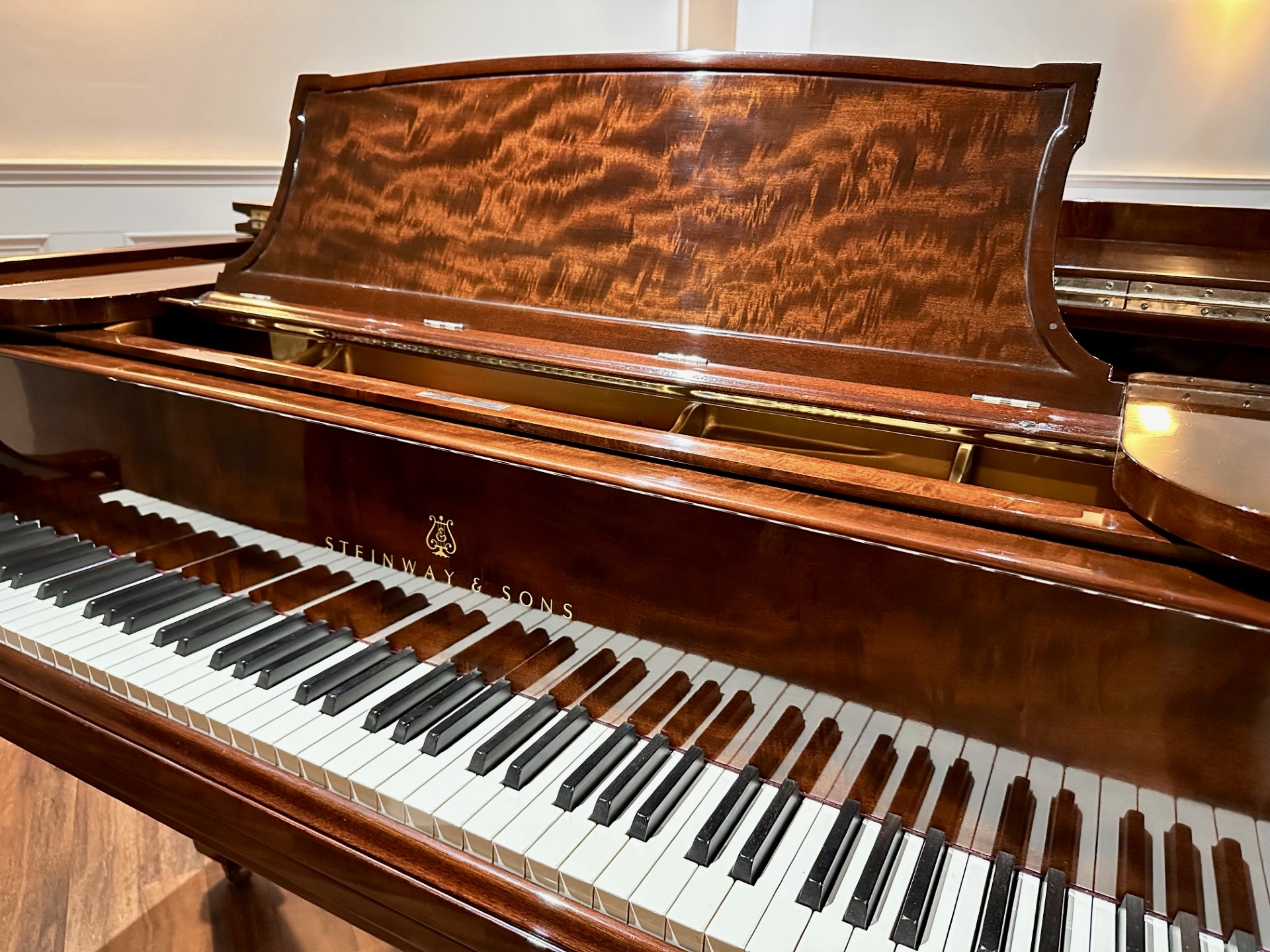 Steinway & Sons A-2 Salon Grand