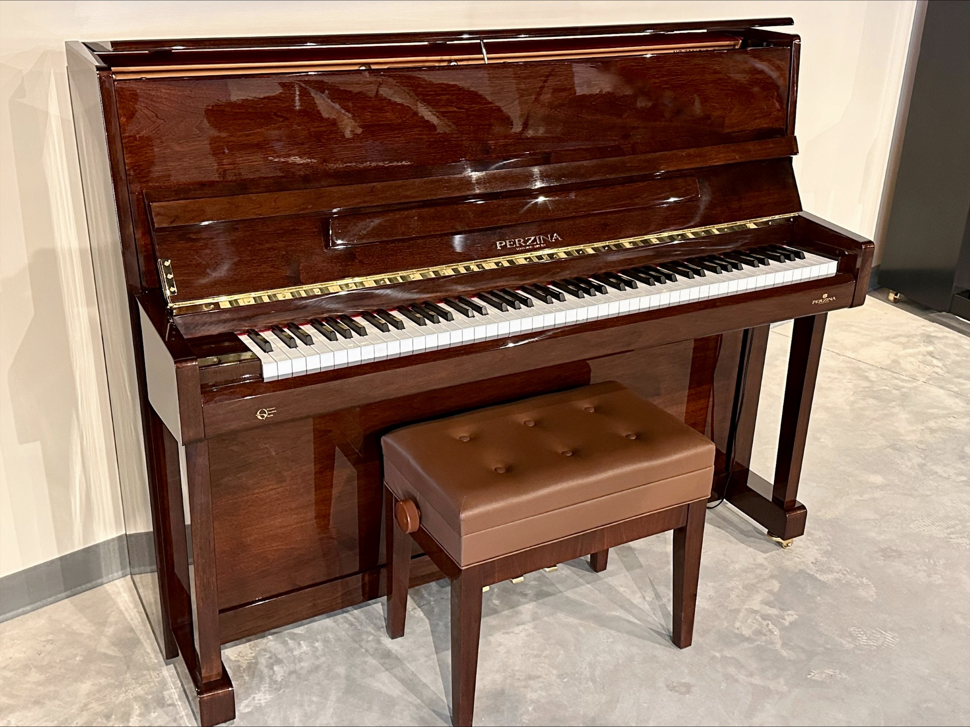 Perzina GP-112 Polished Mahogany
