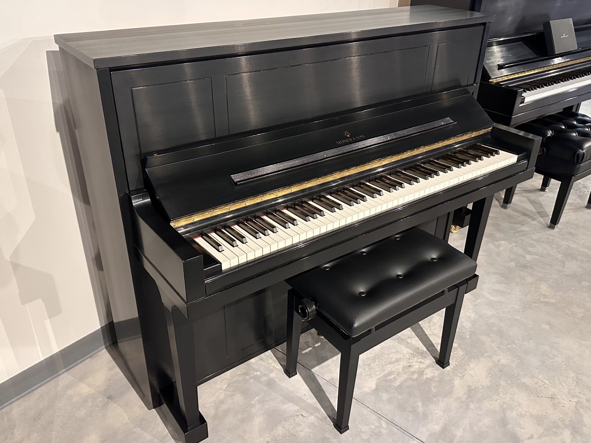 Steinway & Sons Model 1098 Upright