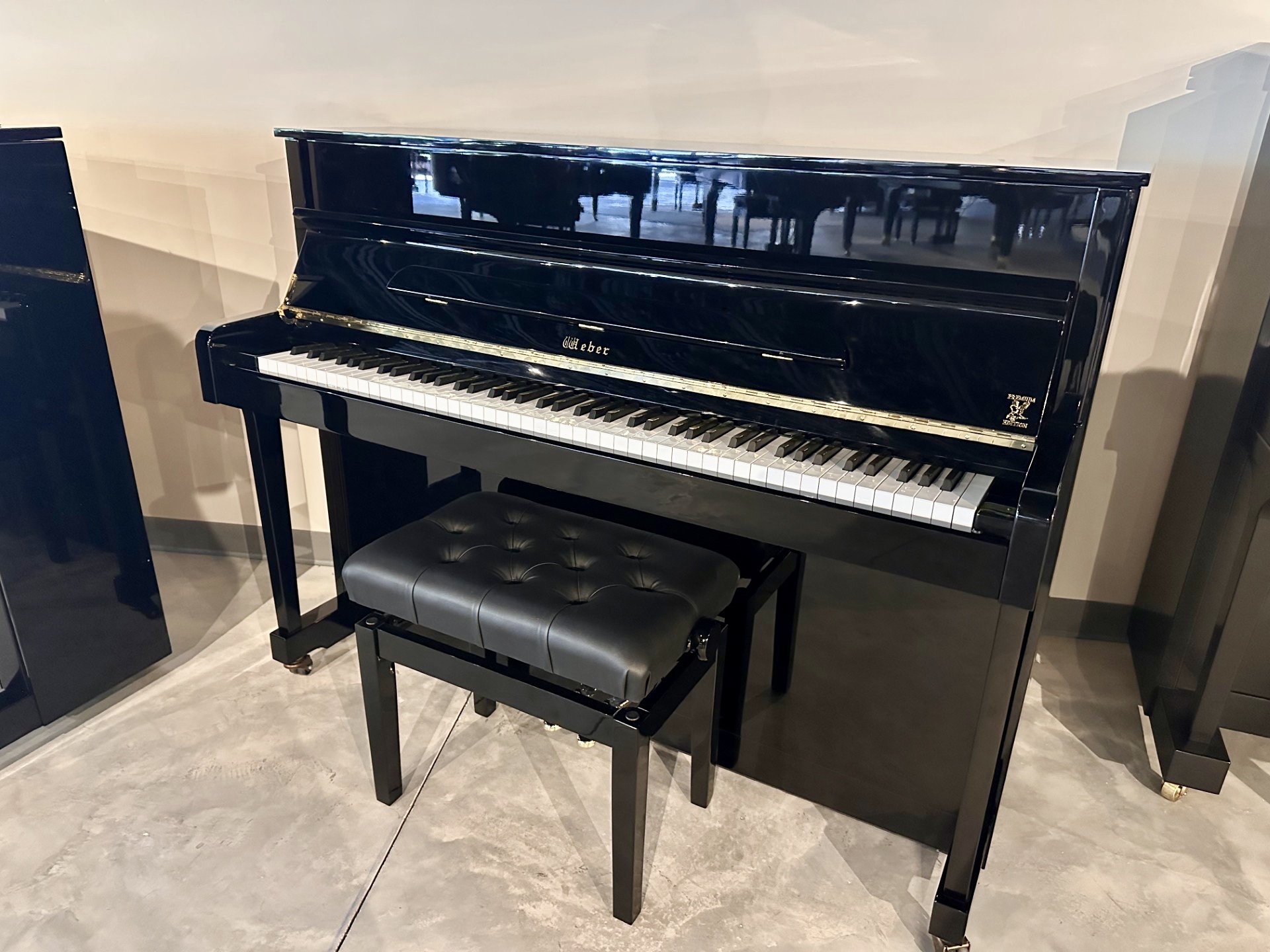 Weber Studio Upright  