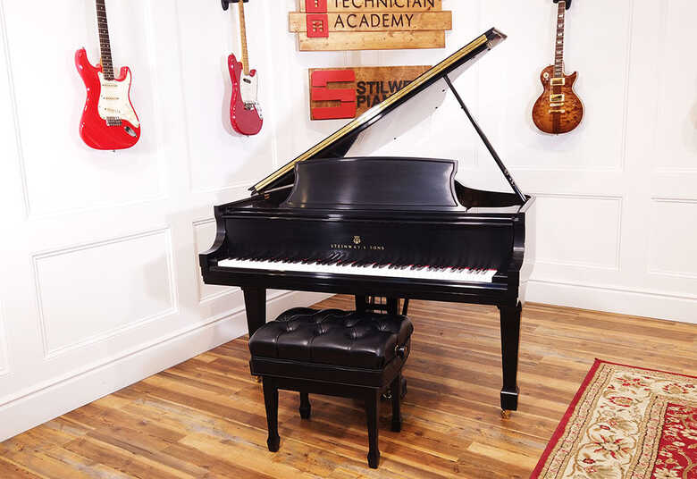 Steinway & Sons Grand Piano L