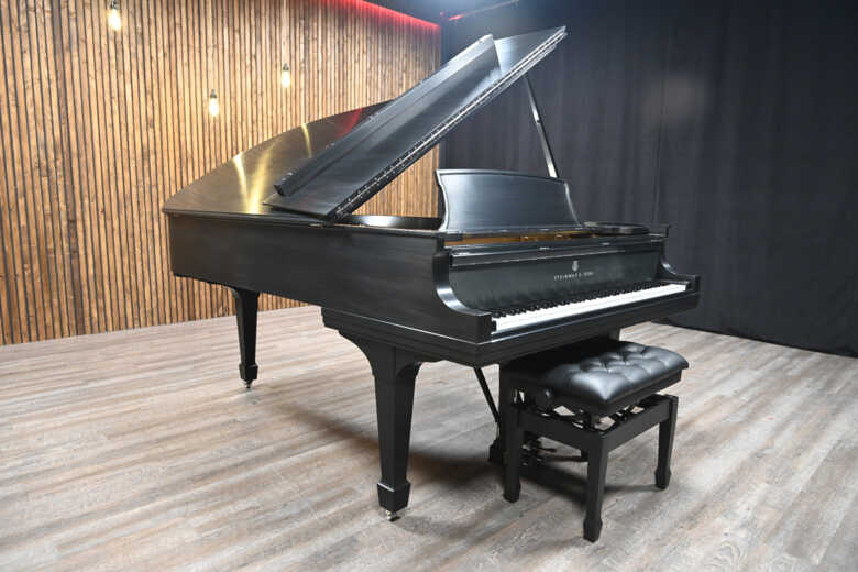 Steinway & Sons B Semi-Concert Grand Piano