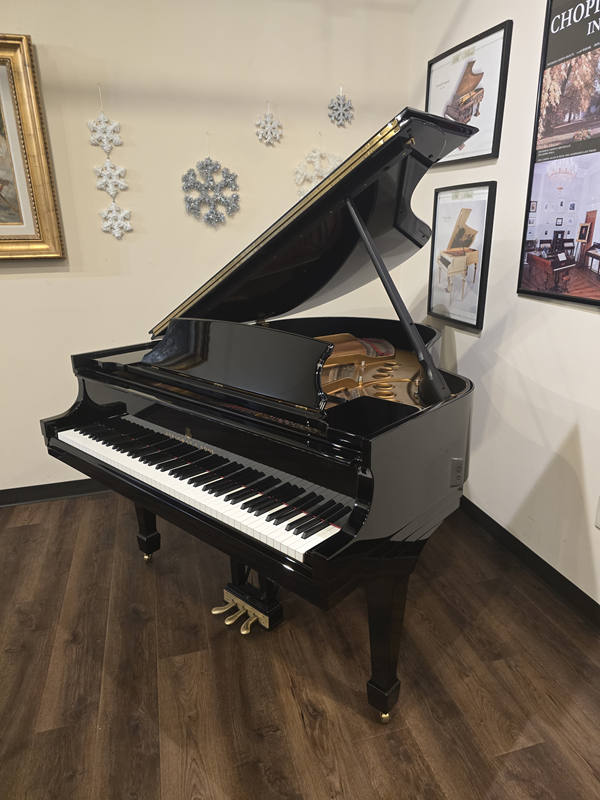 2013 Steinway & Sons Model M - high-gloss. Like NEW!