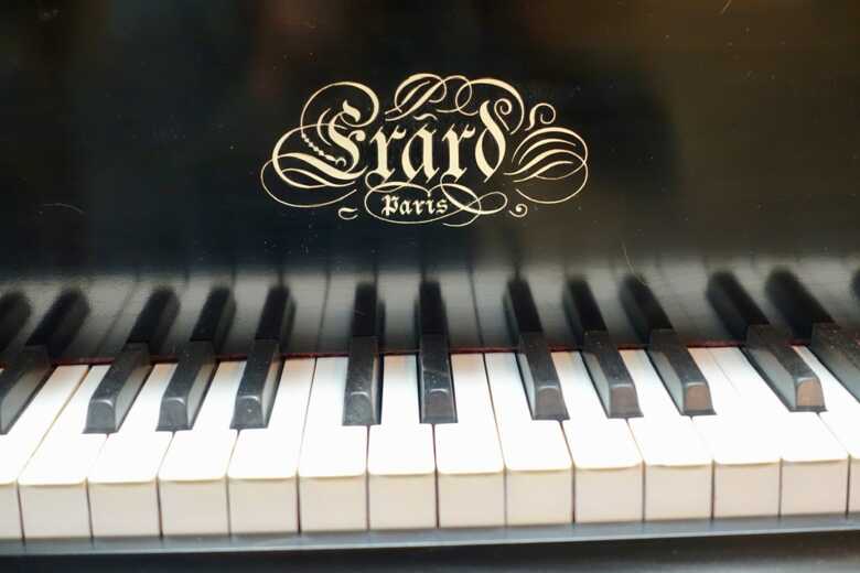 For Sale: Beautifully Restored Erard Grand Piano – 6ft, Glos