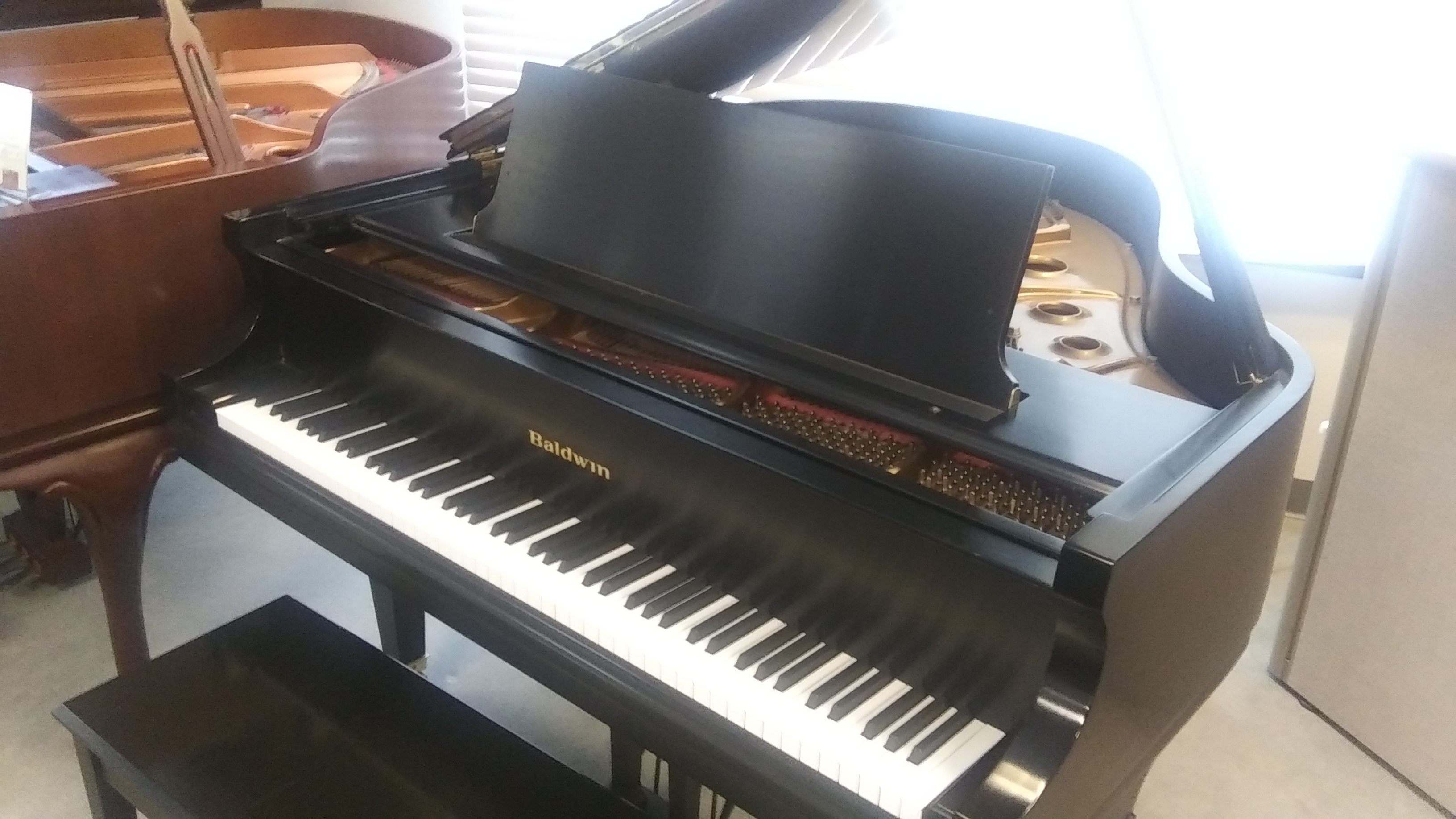 Baldwin M Baby Grand