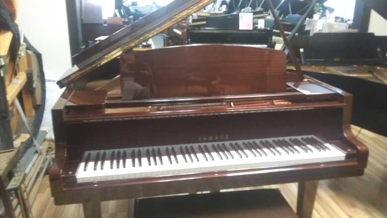 Yamaha GH-1 Baby Grand