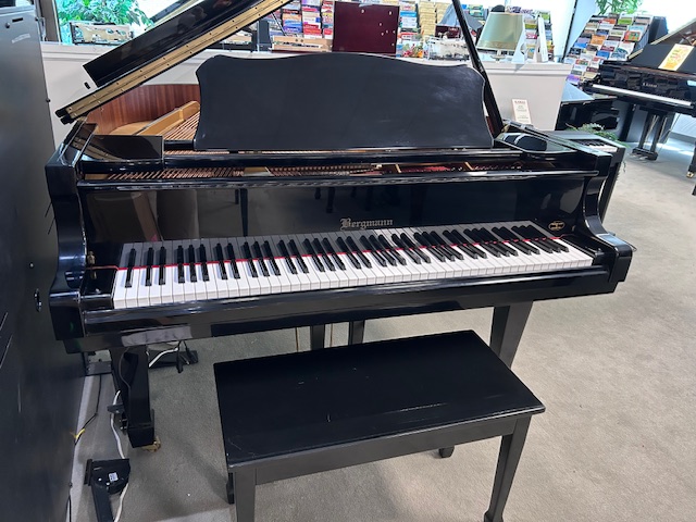 Bergmann TG-150 Baby Grand