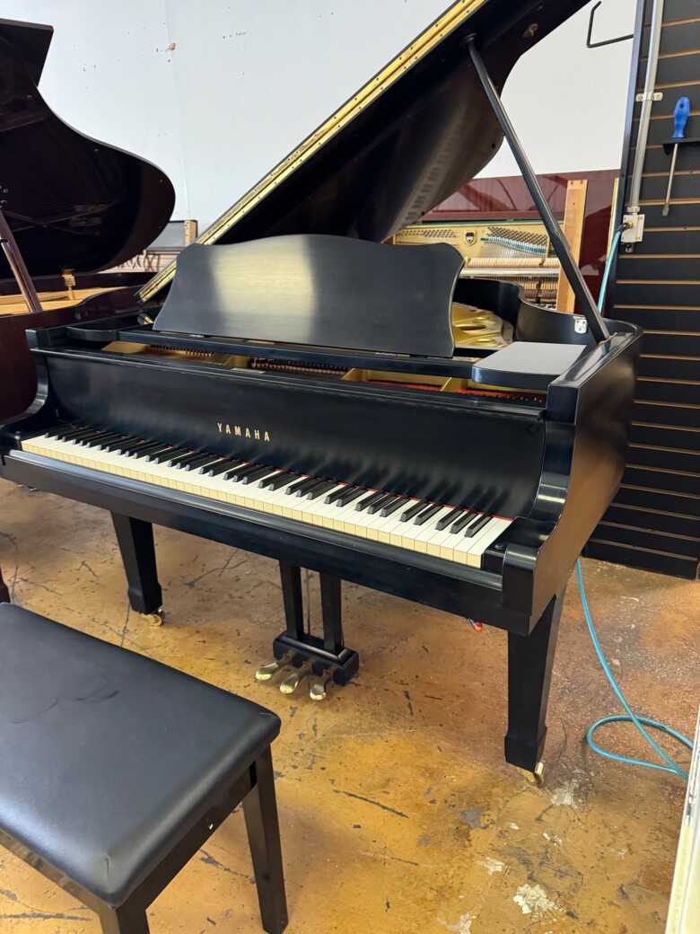 Yamaha G2 GRAND PIANO - FREE DELIVERY FOR 1000 MILE RADIUS! 