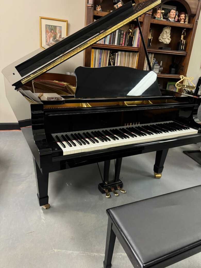 Yamaha C7 Semi-Concert GRAND PIANO - FREE DELIVERY!