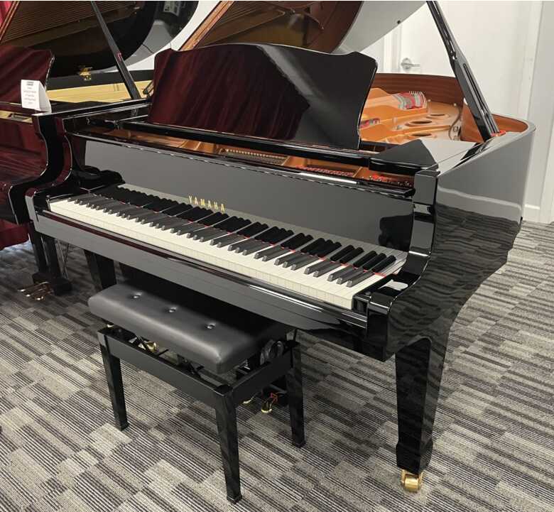 Yamaha C3 Grand Piano - Picarzo Pianos